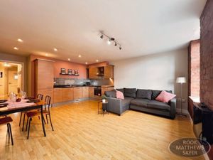 Photo 8- click for photo gallery